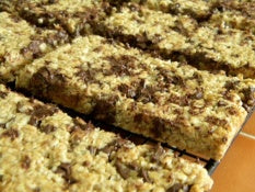 Homemade Chocolate Chip Granola Bars Recipe